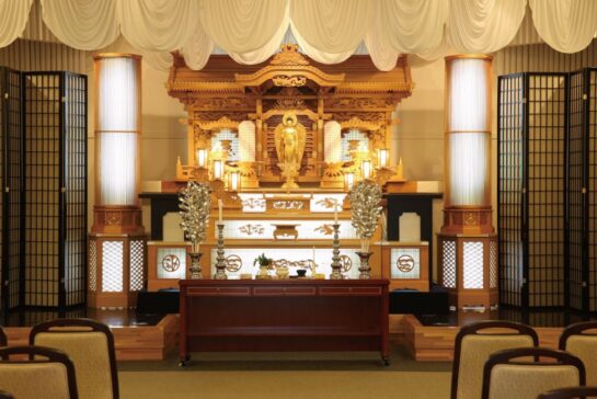 周南市おおすみ会館徳山のの葬祭式場の祭壇